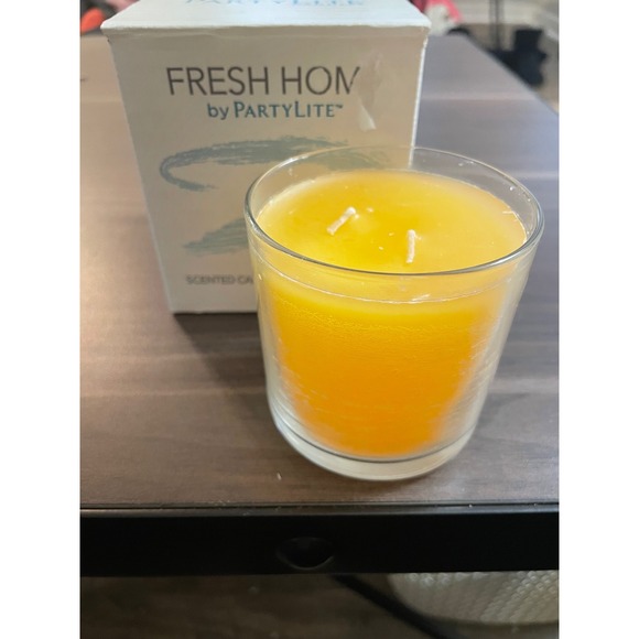 PARTY LITE Juicy Clementine Scented Candle 2 Wick Glass Jar - Picture 7 of 7